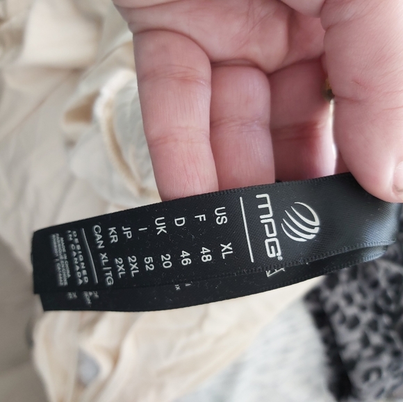 MPG jumpsuit - Picture 2 of 3